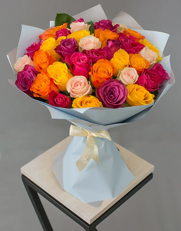 Букет из 35 роз (35-40 см) от интернет-магазина ЦветТорг