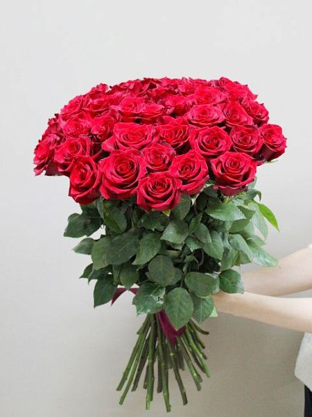 Букет из 35 красных роз (Эквадор, 80-90 см)