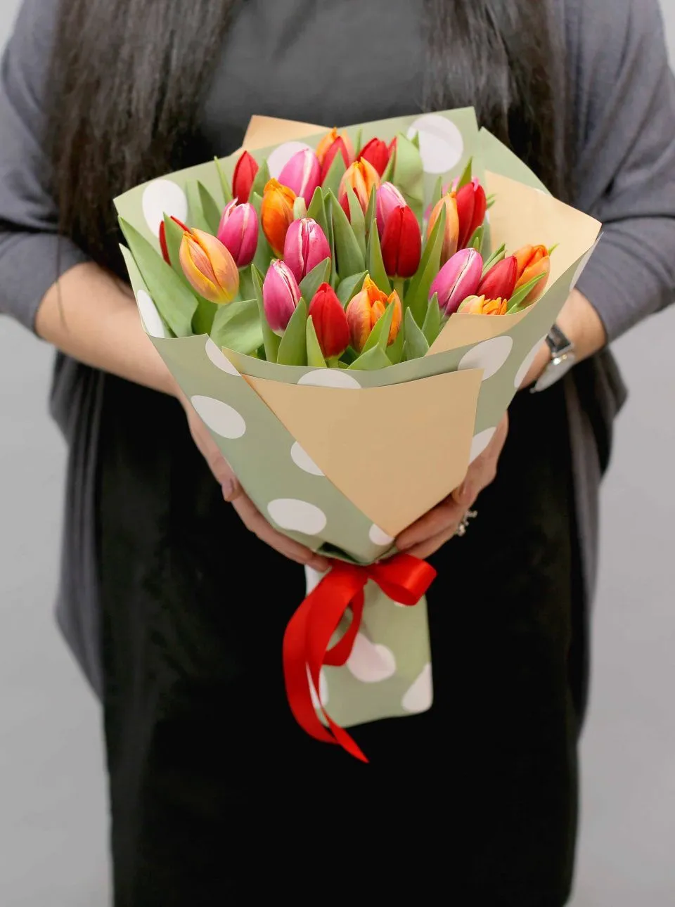 картинка 25 тюльпанов (микс) от магазина ЦВЕТТОРГ